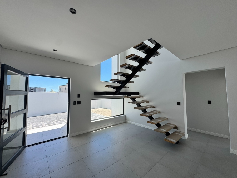 4 Bedroom Property for Sale in Sandown Western Cape